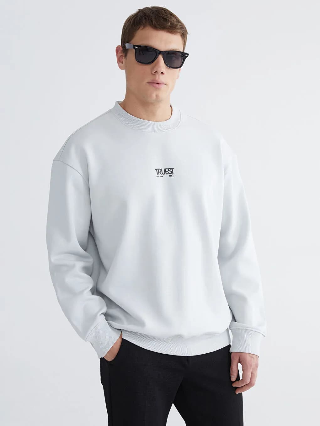 LCW Vision سويت شيرت hover